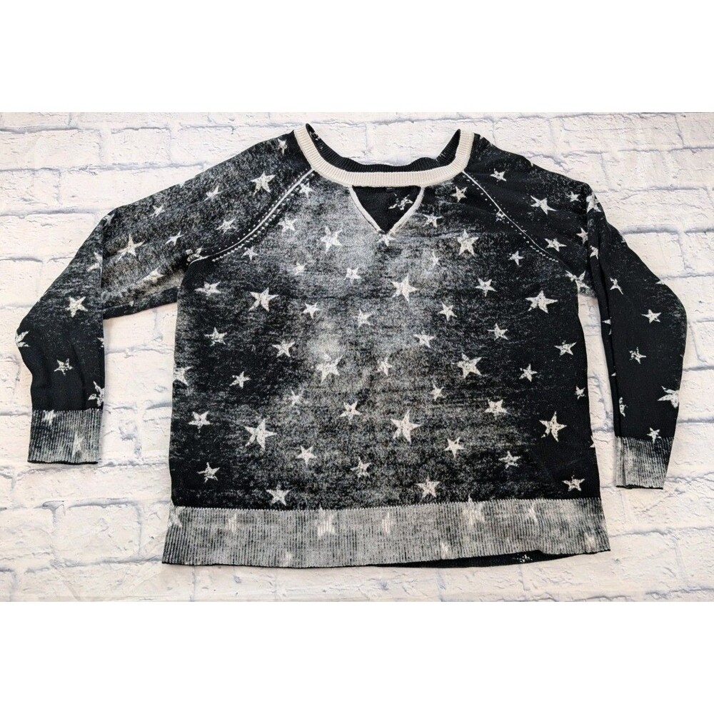 Women’s Torrid Size 2 Gray With Stars Knit Sweater Crew Neck Cut Out